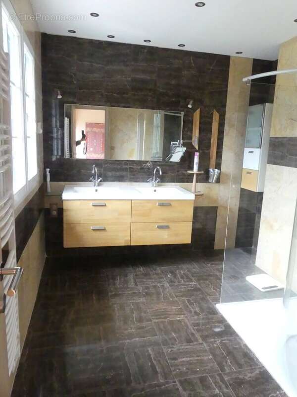 Maison à SAINT-SERNIN-DU-BOIS