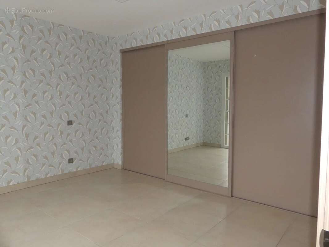 Maison à SAINT-SERNIN-DU-BOIS