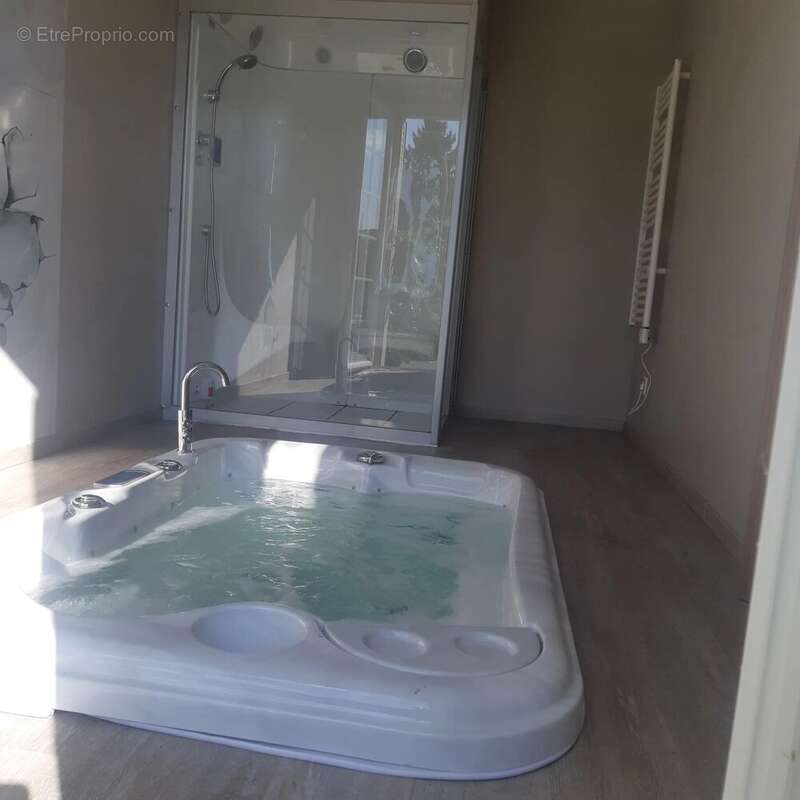 Maison à SAINT-SERNIN-DU-BOIS