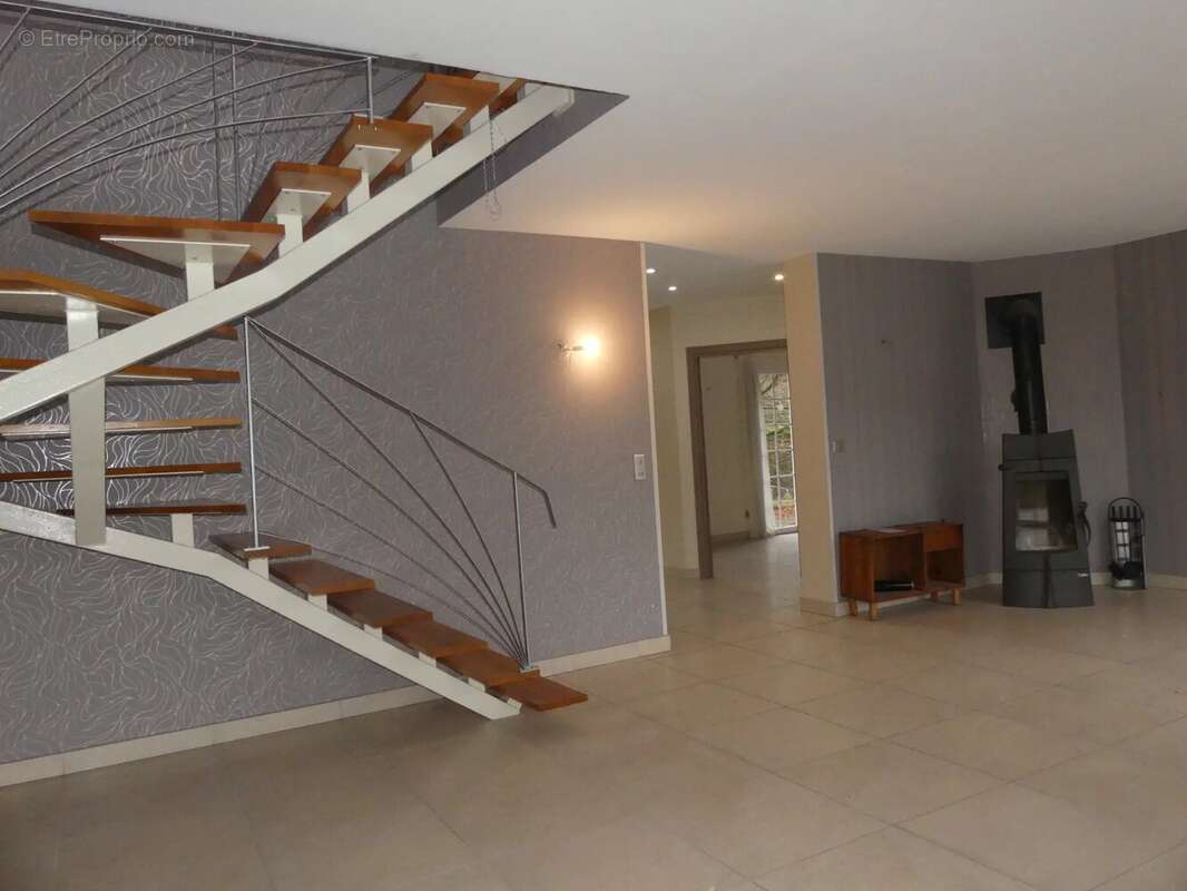 Maison à SAINT-SERNIN-DU-BOIS