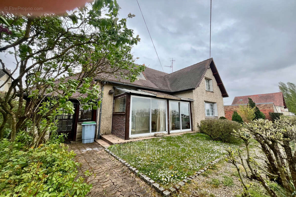 Maison à BEAUVILLIERS