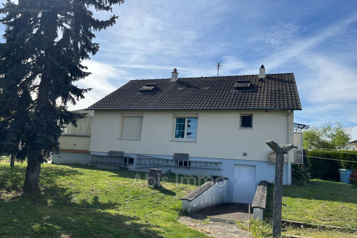 Maison à BEAUVILLIERS