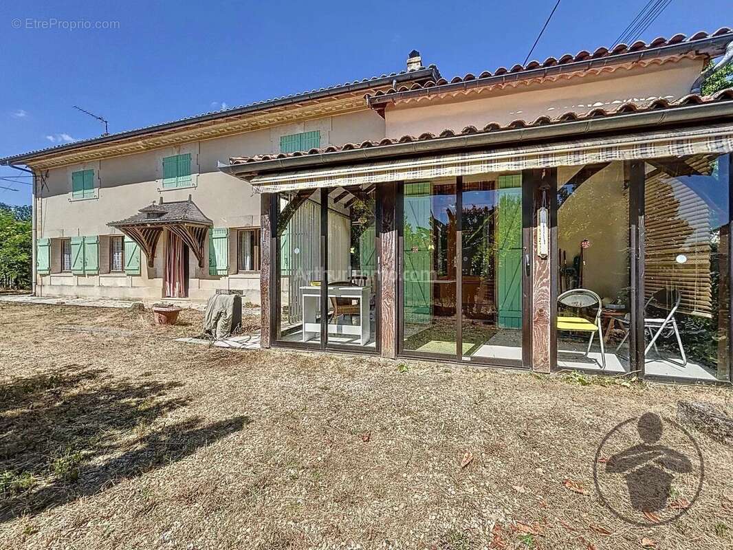 Maison à SAINT-DENIS-DE-PILE