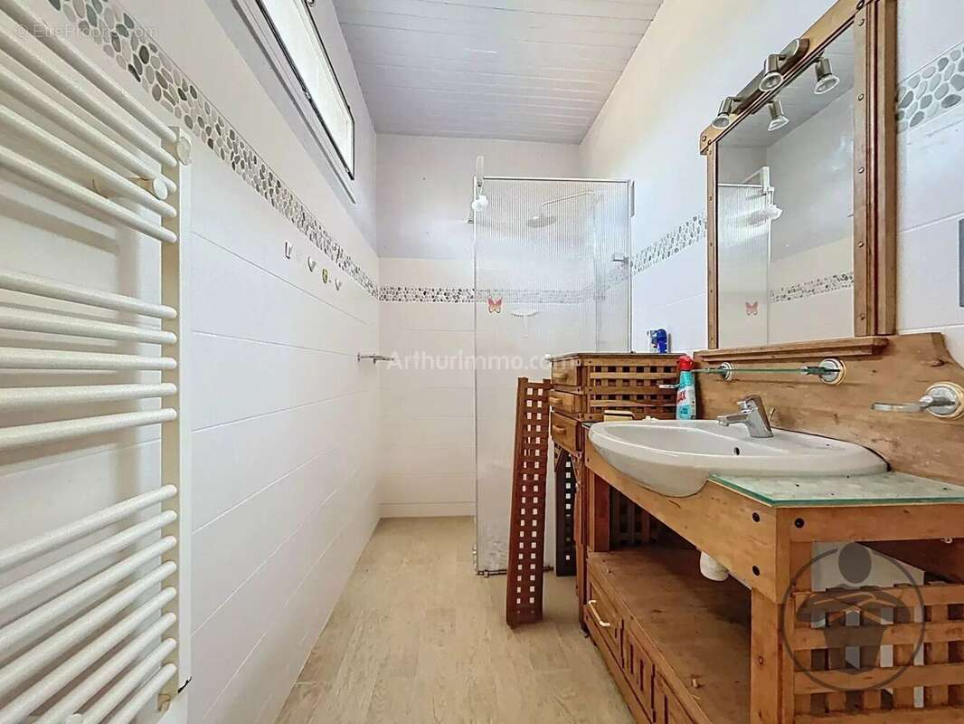 Maison à SAINT-DENIS-DE-PILE