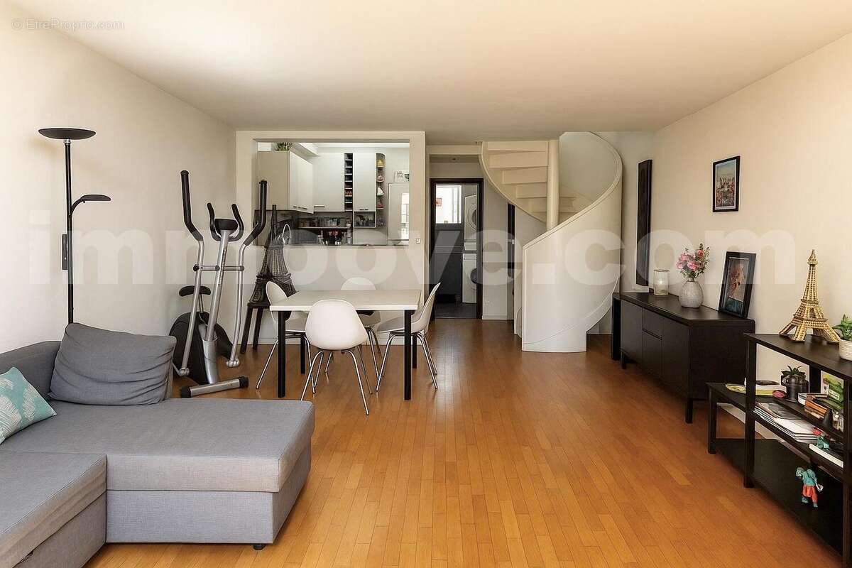 19317253-95CF-49AD-AE04-9231BB62DCAB_1_201_a - Appartement à CHARENTON-LE-PONT