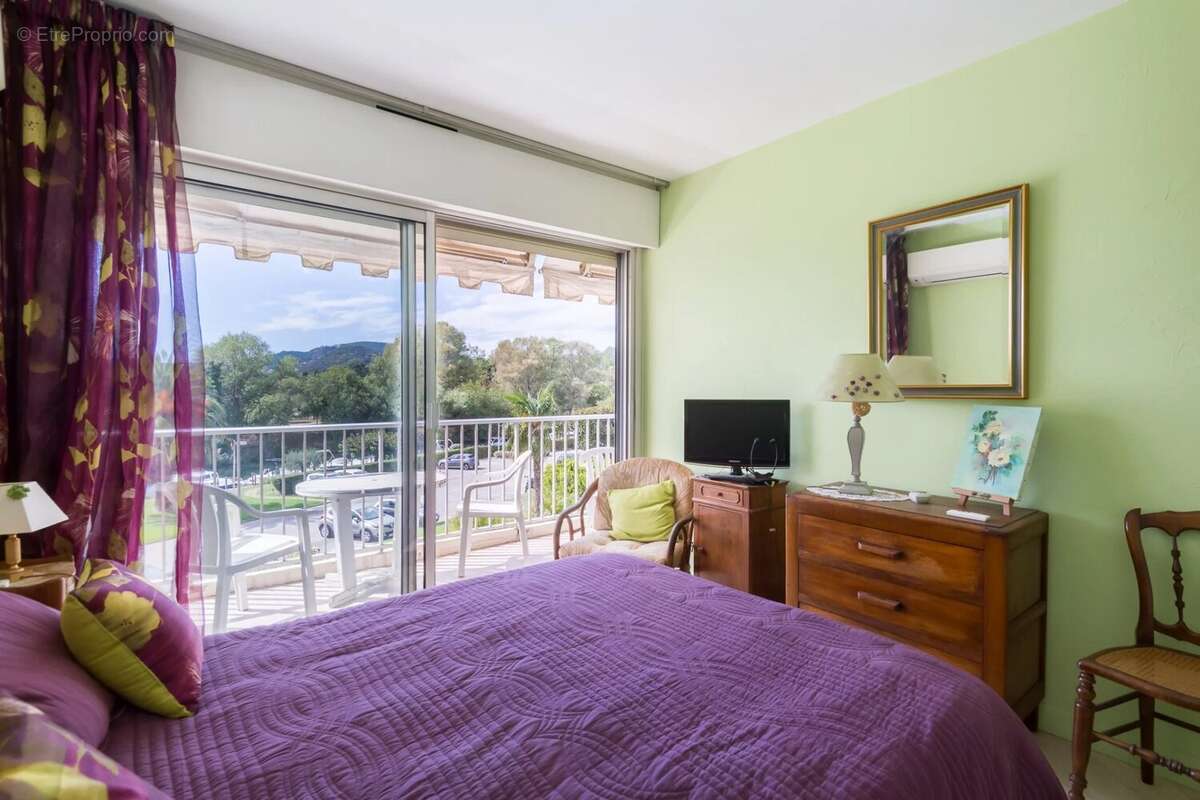 Appartement à MANDELIEU-LA-NAPOULE