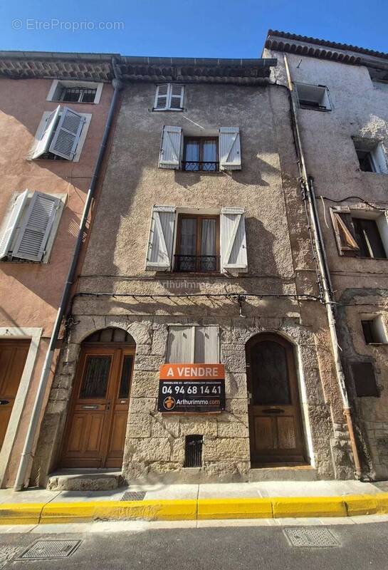 Maison à TRANS-EN-PROVENCE