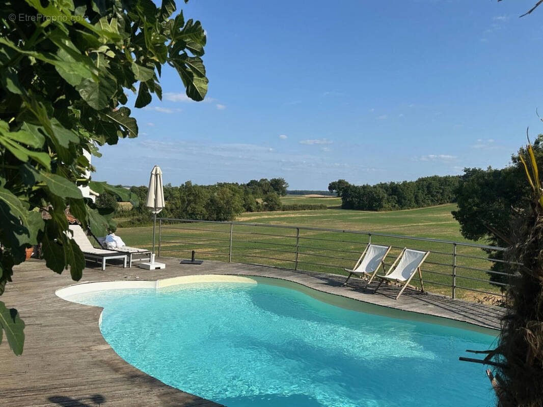 PISCINE ET VUE - Maison à CASTERA-VERDUZAN