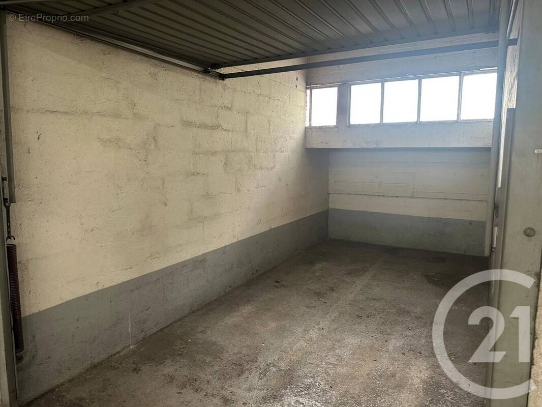 Parking à PARIS-15E