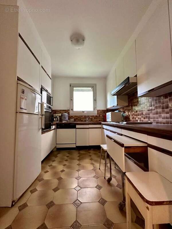 Appartement à NEUILLY-SUR-SEINE