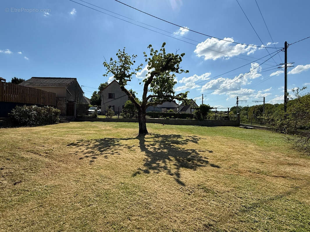 Terrain à NEUVY-PAILLOUX