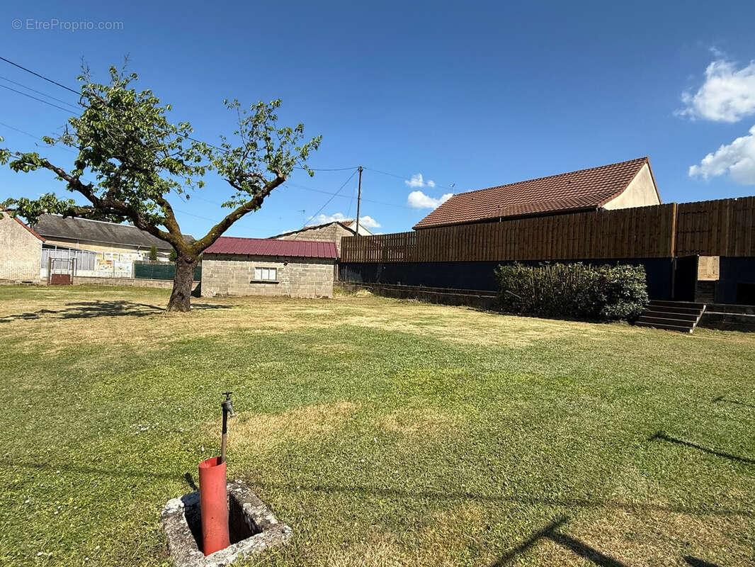 Terrain à NEUVY-PAILLOUX