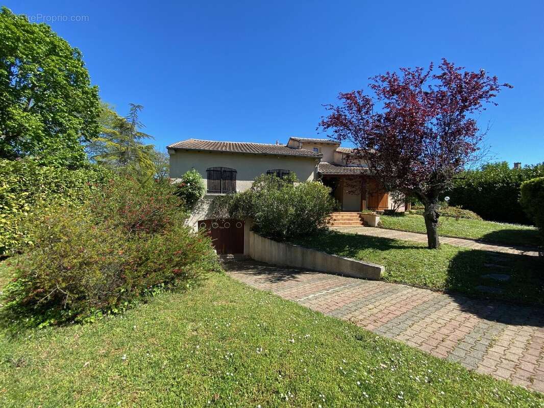 Maison à LA SALVETAT-SAINT-GILLES