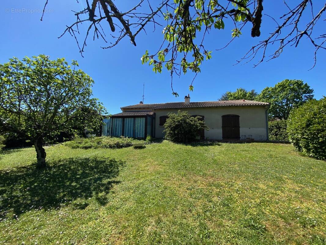 Maison à LA SALVETAT-SAINT-GILLES