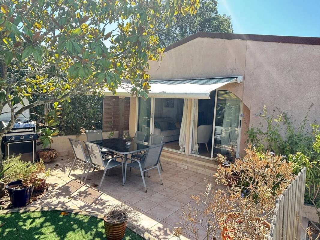 Maison à ROQUEBRUNE-SUR-ARGENS