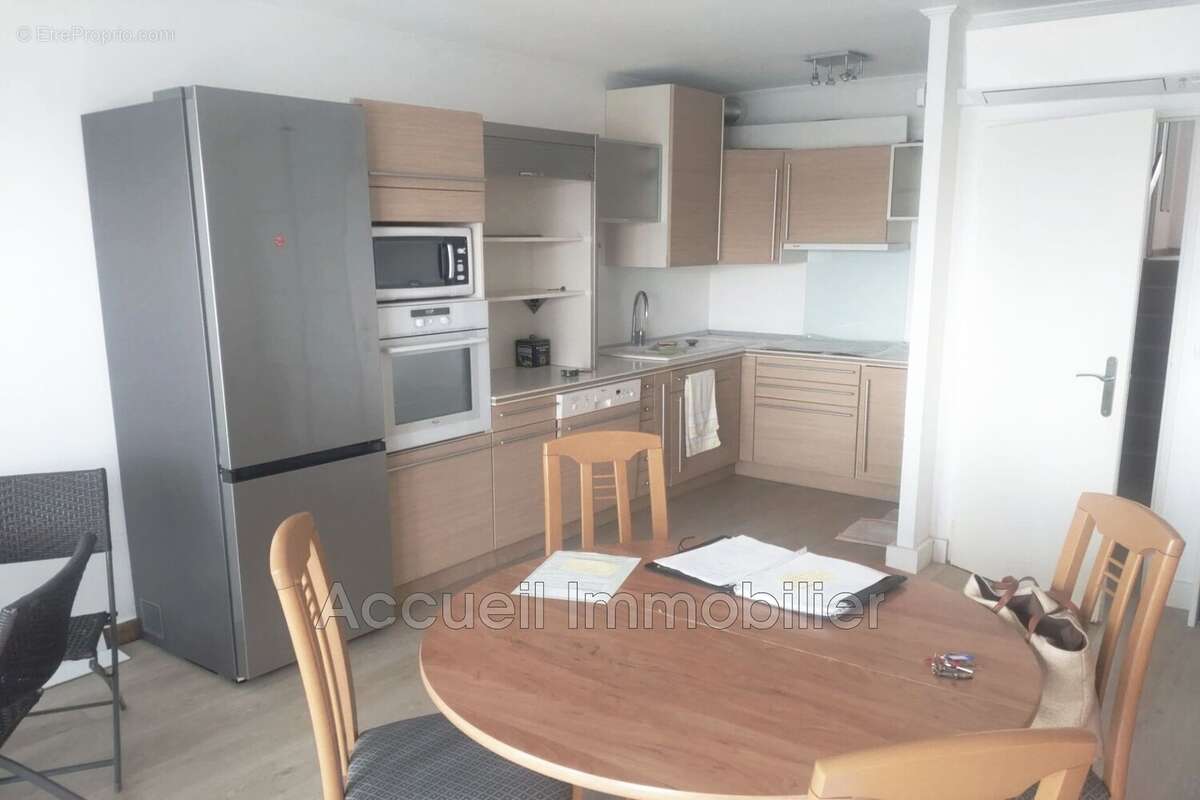Appartement à CORNEILLAN