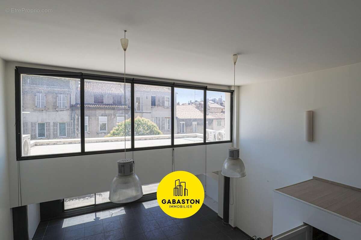 Appartement à MARSEILLE-1E