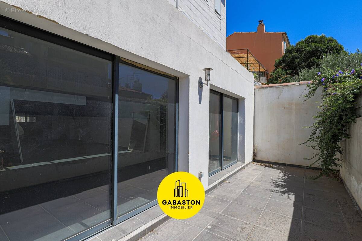 Appartement à MARSEILLE-1E