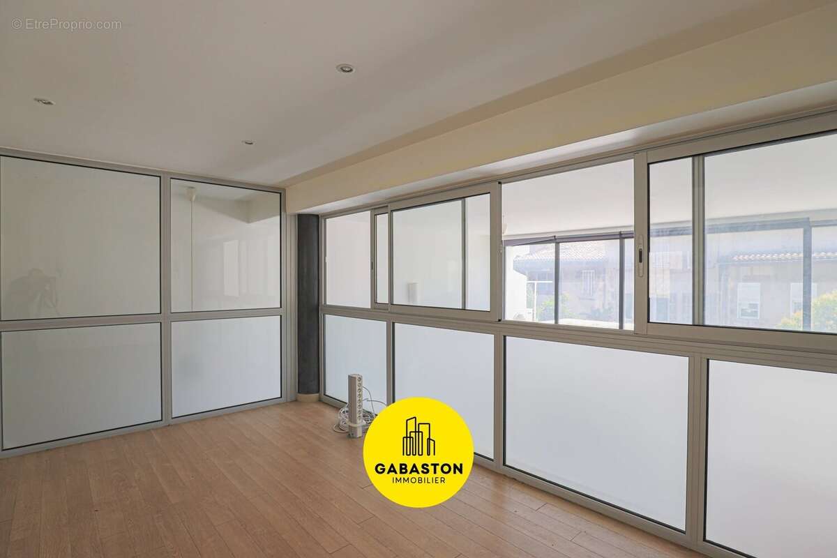 Appartement à MARSEILLE-1E