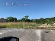 Terrain à CHERVES-RICHEMONT