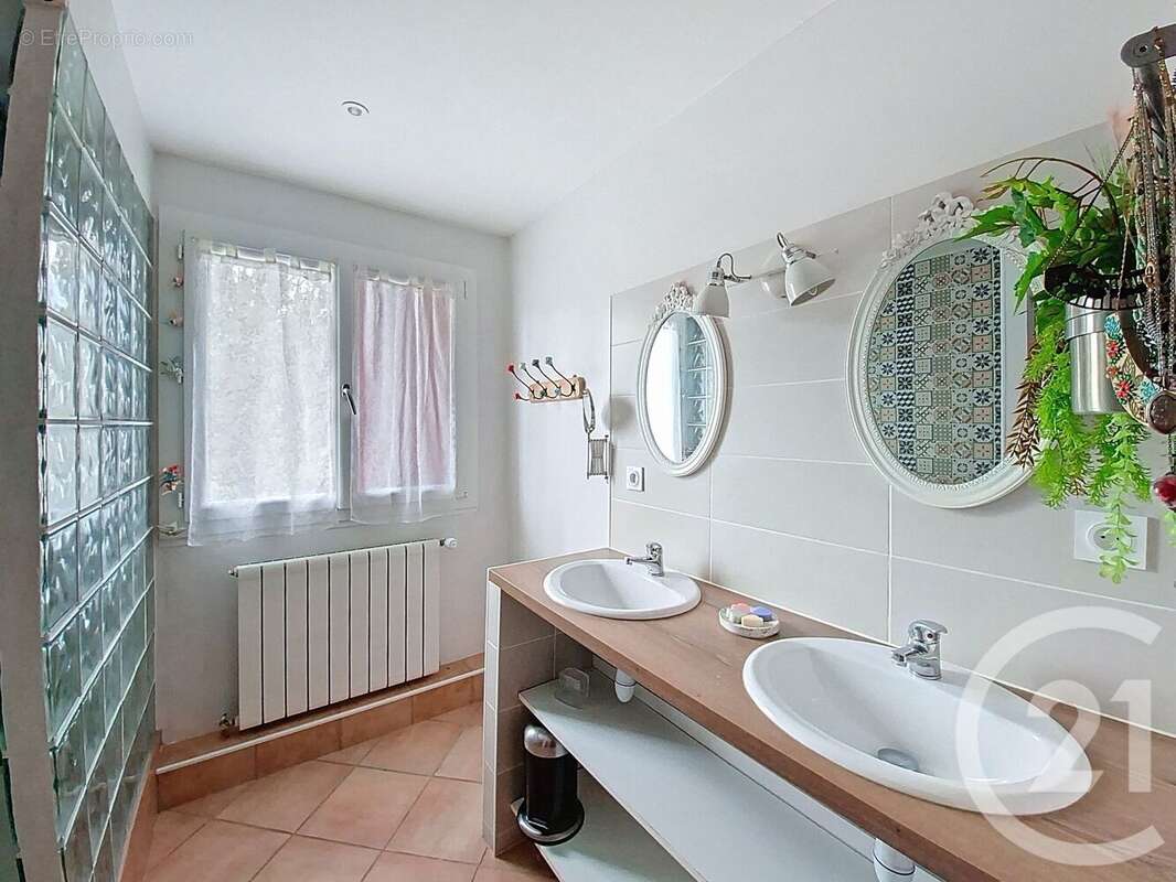 Maison à SAINT-ROMAIN-EN-GAL