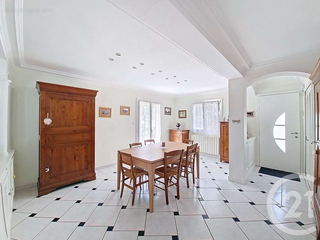 Maison à SAINT-ROMAIN-EN-GAL