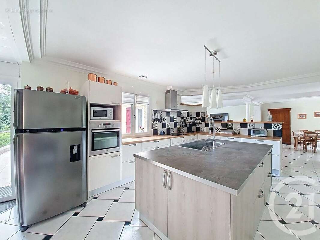 Maison à SAINT-ROMAIN-EN-GAL