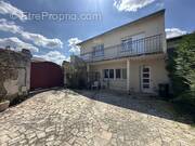 Maison à VELAINE-EN-HAYE