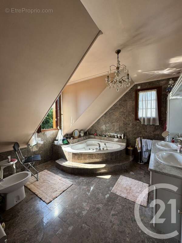 Maison à BALLAINVILLIERS