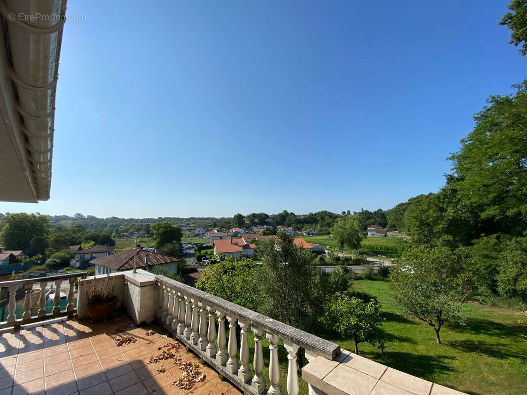 Maison à BASSUSSARRY