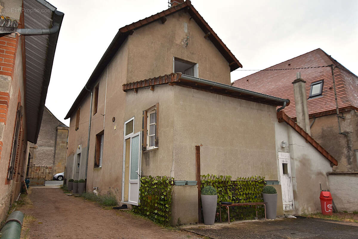Maison à JALIGNY-SUR-BESBRE