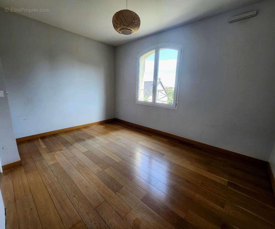 Maison à DEUIL-LA-BARRE