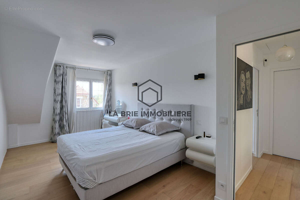 Maison à VILLECRESNES