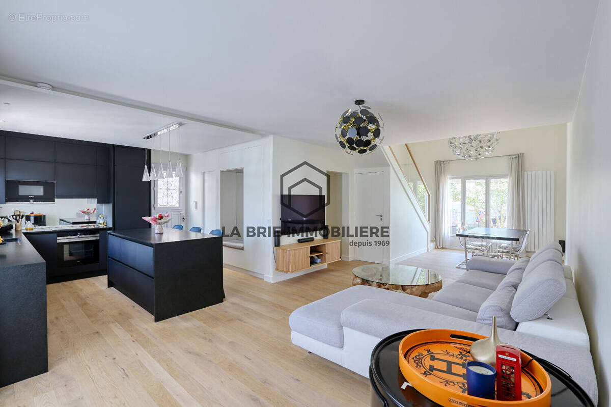 Maison à VILLECRESNES