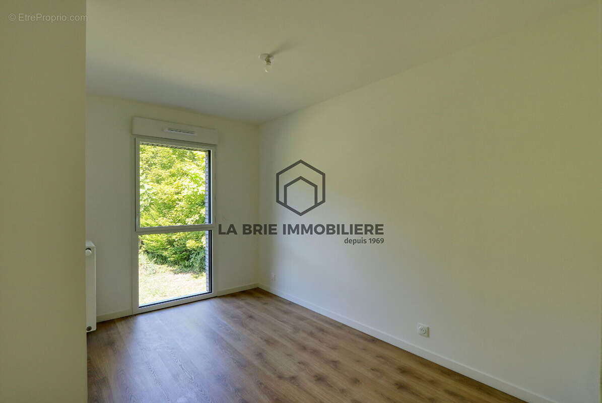 Appartement à RUBELLES