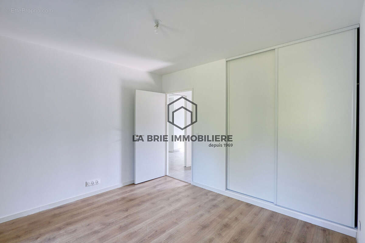 Appartement à RUBELLES