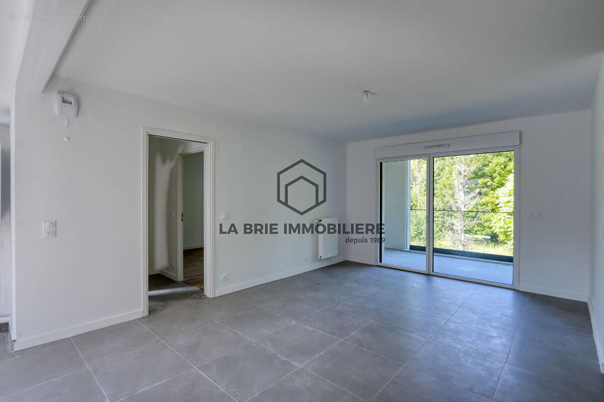 Appartement à RUBELLES