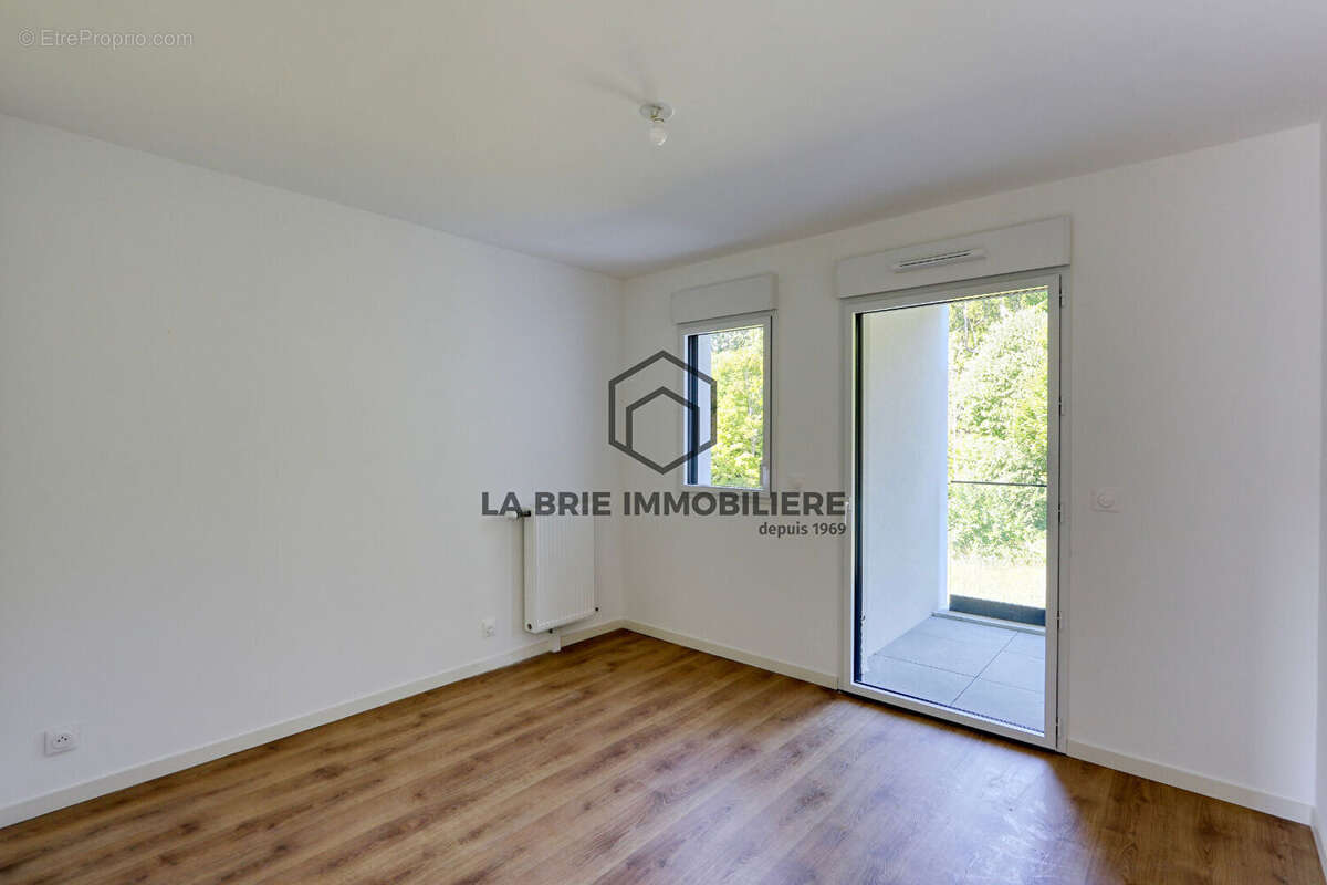 Appartement à RUBELLES