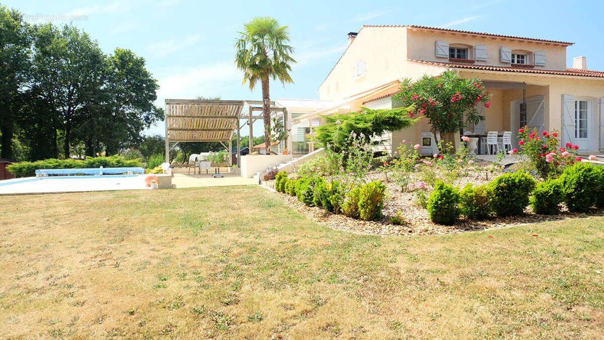 Maison à VENANSAULT