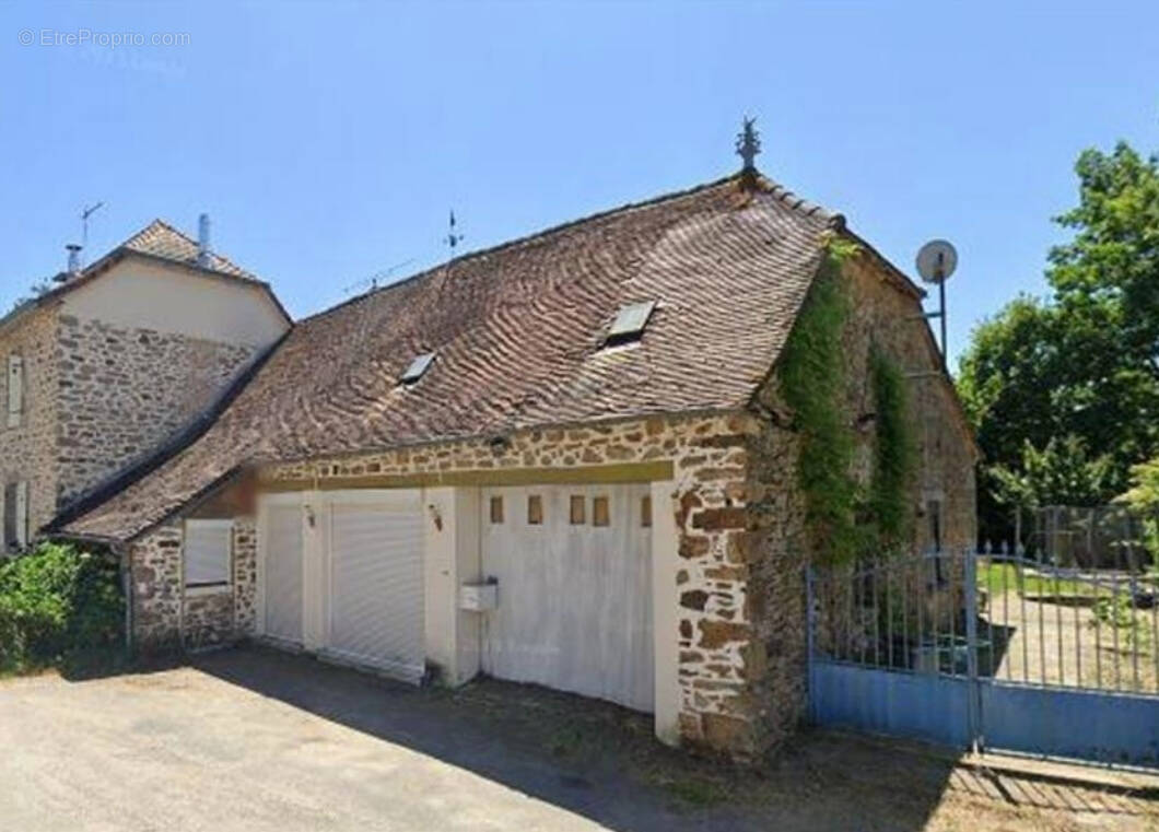 Maison à MAGNAC-BOURG