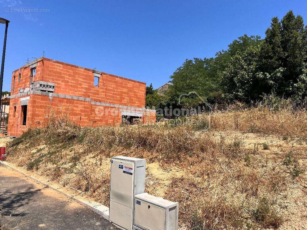 Terrain à MUS