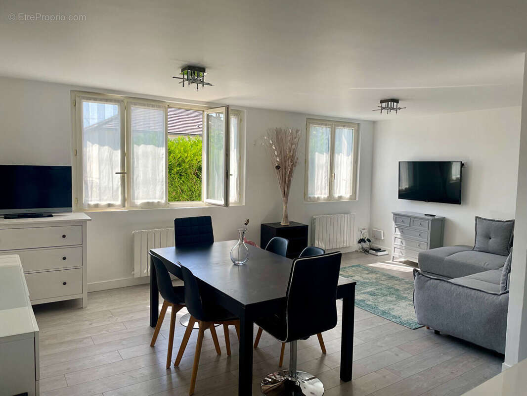 Maison à MONTMORENCY