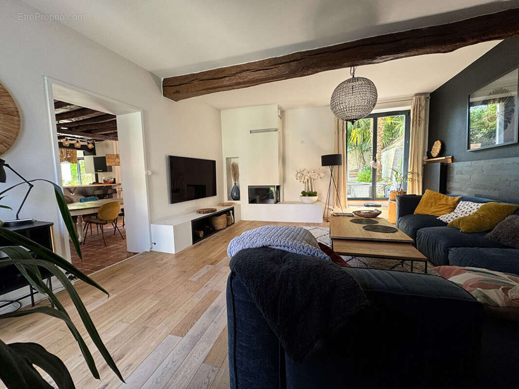 Maison à NEAUPHLE-LE-CHATEAU