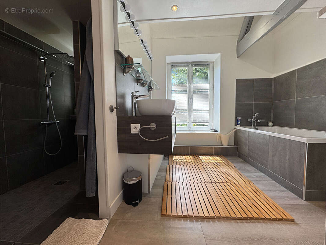 Maison à NEAUPHLE-LE-CHATEAU