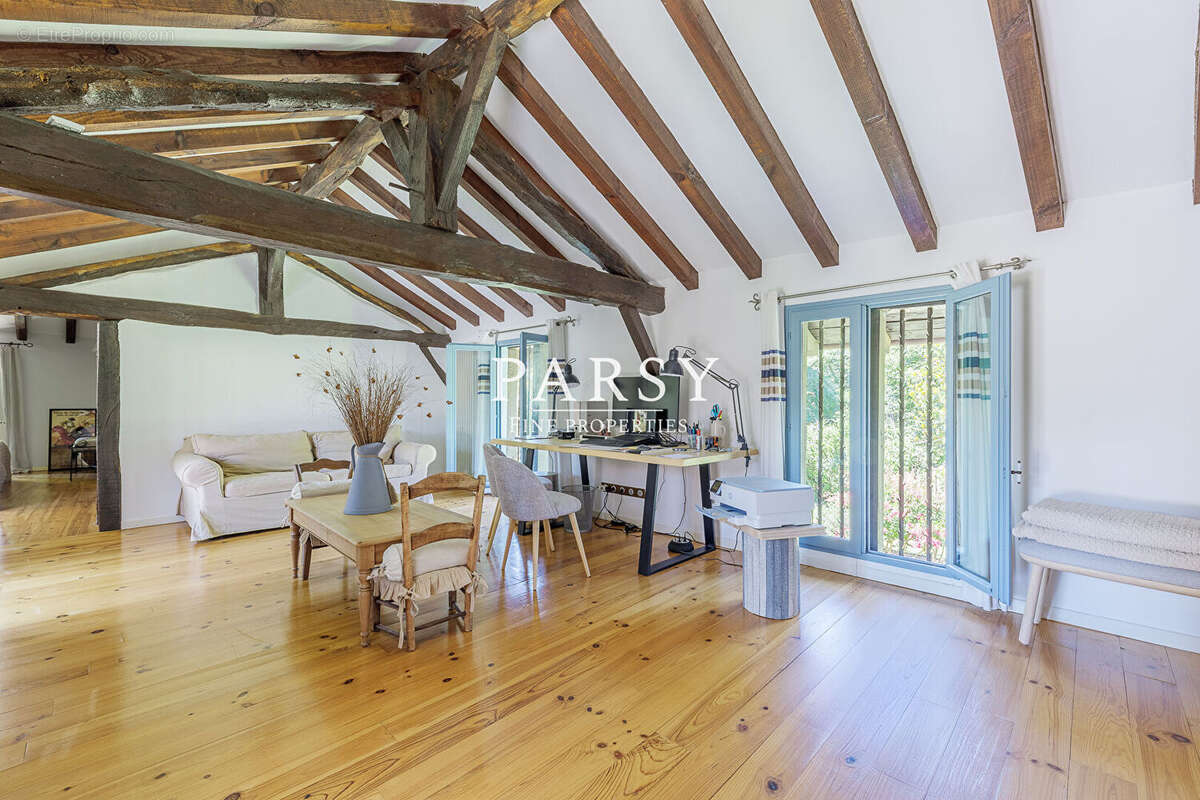 Maison à VILLENEUVE-DE-MARSAN