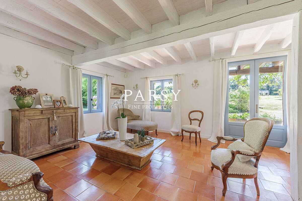 Maison à VILLENEUVE-DE-MARSAN