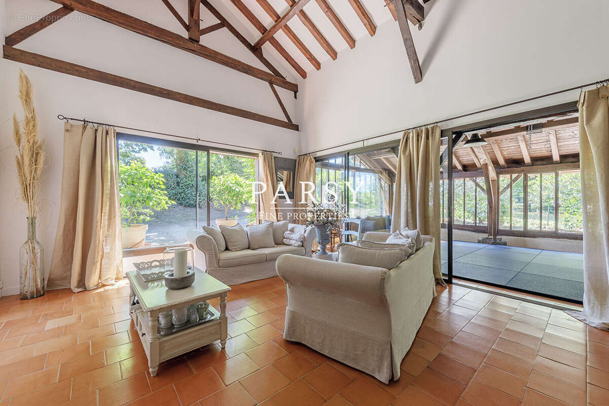 Maison à VILLENEUVE-DE-MARSAN