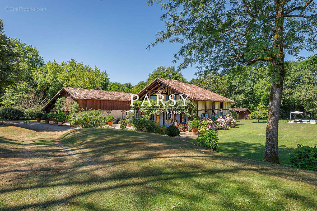 Maison à VILLENEUVE-DE-MARSAN