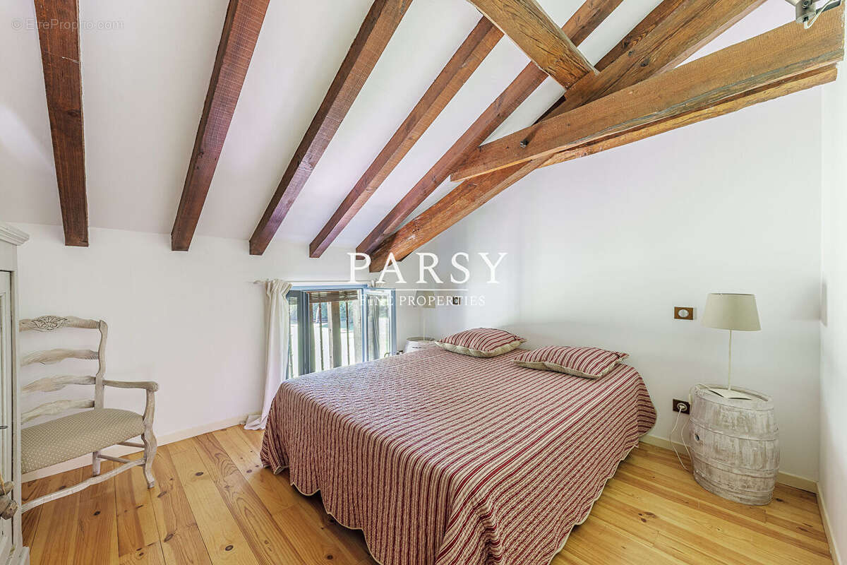 Maison à VILLENEUVE-DE-MARSAN