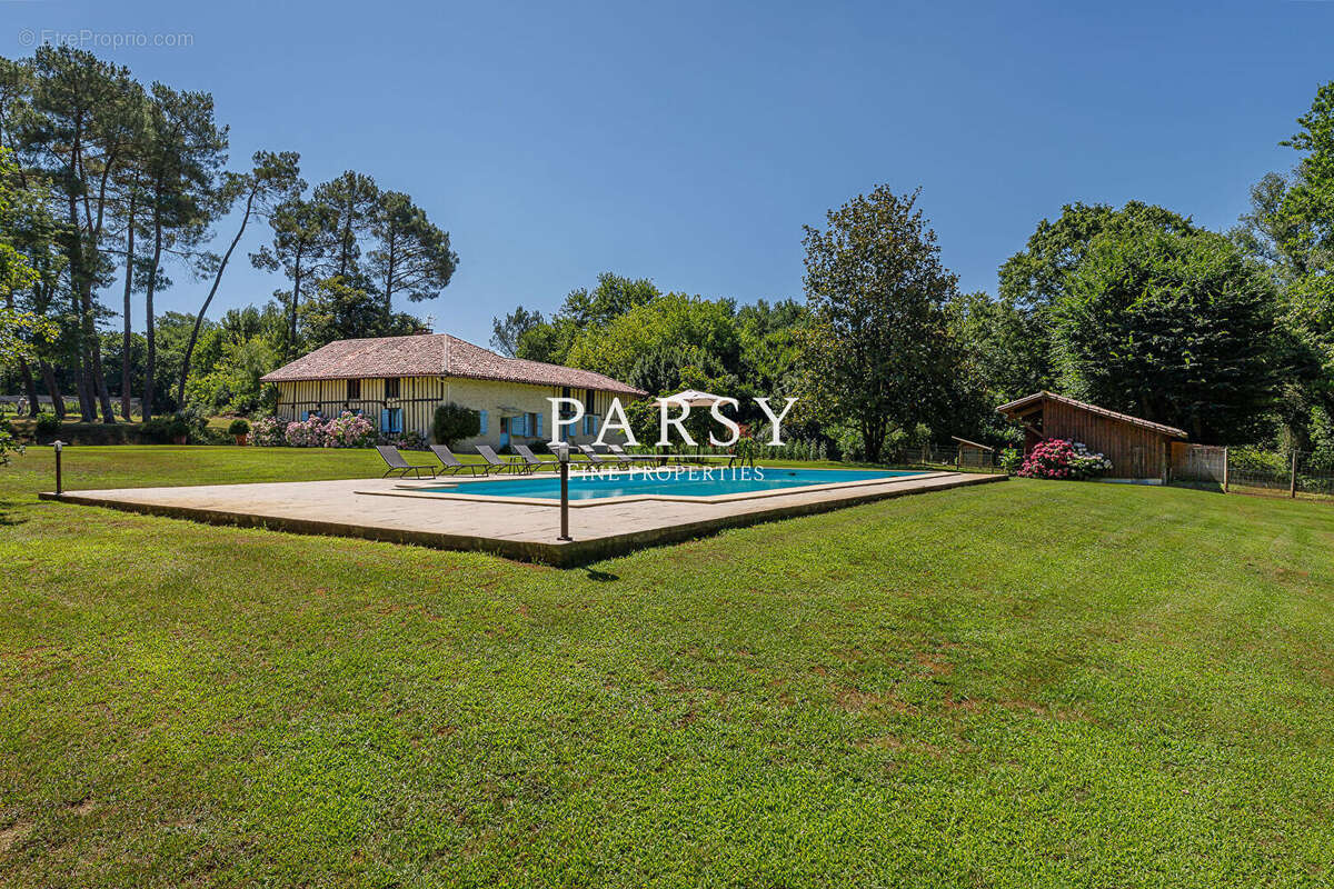 Maison à VILLENEUVE-DE-MARSAN